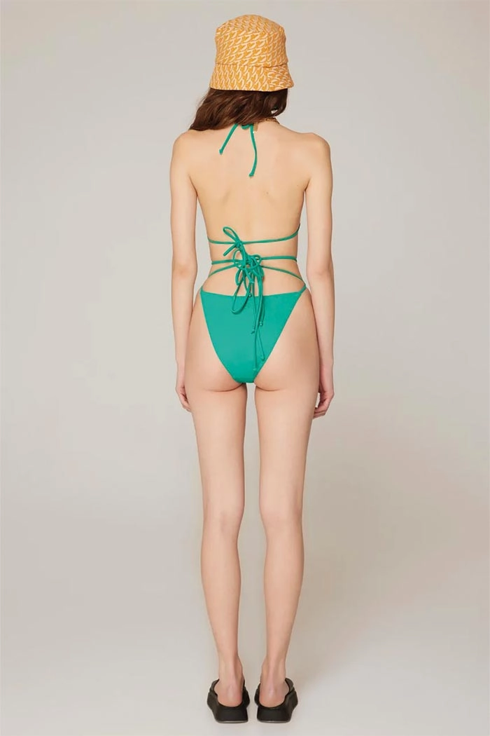 Isla Yeşil bikini