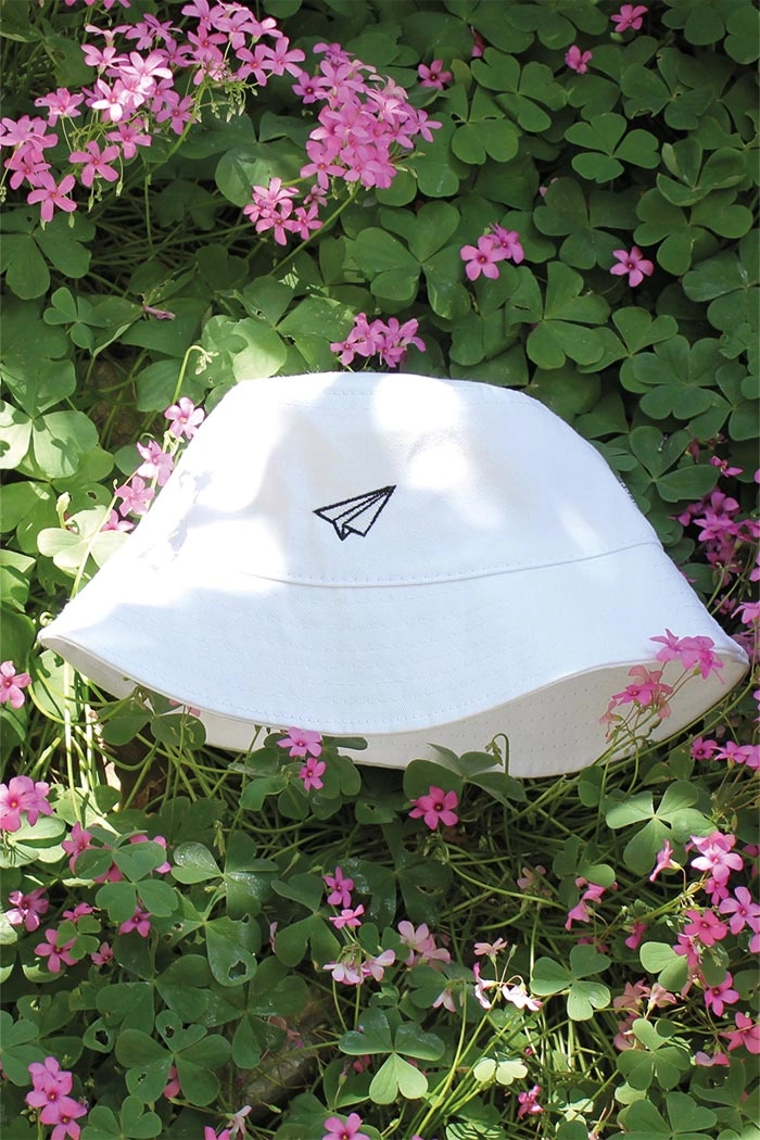 Beyaz Kağıt Uçak İşlemeli Unisex PP Bucket Şapka
