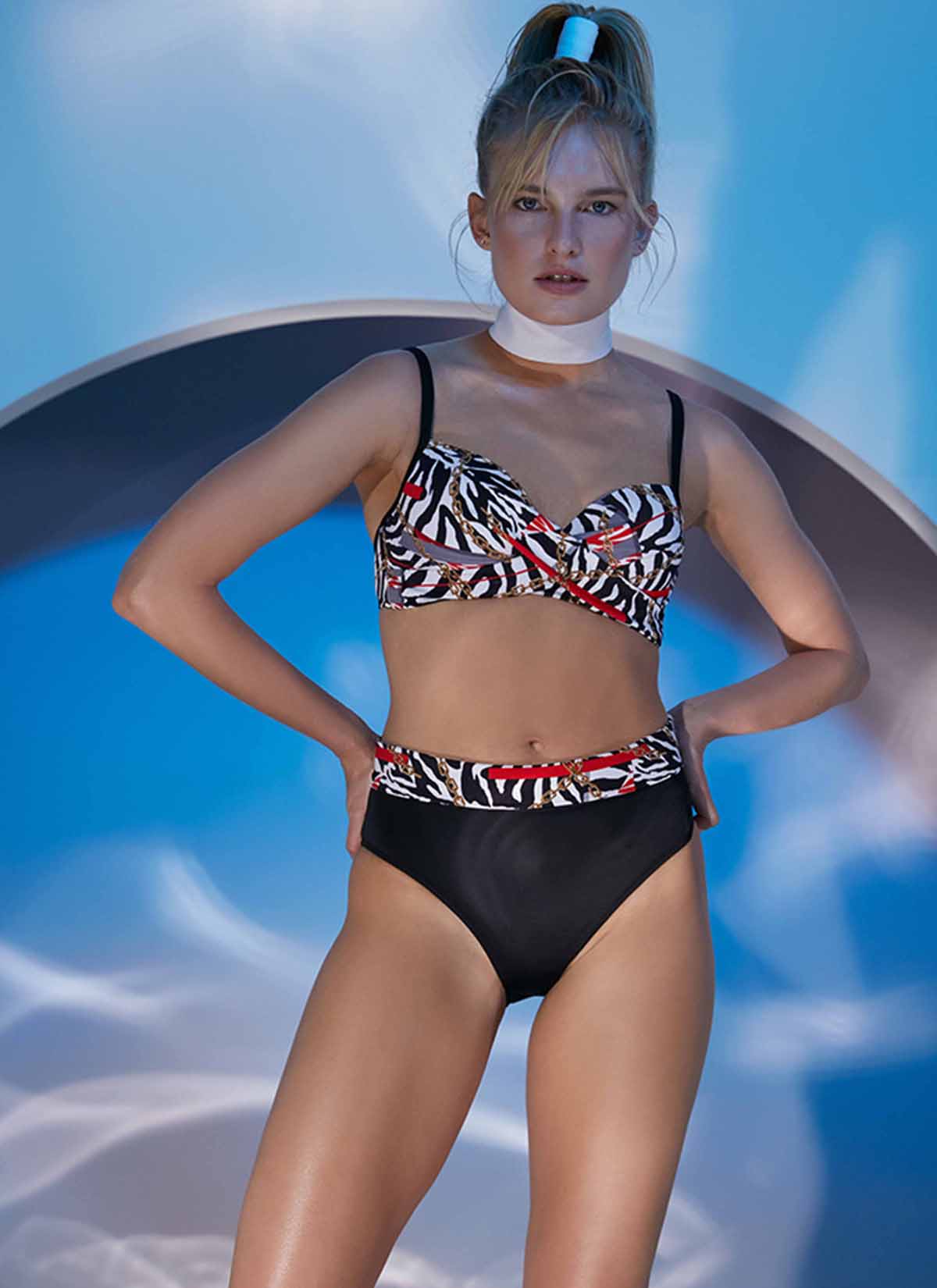 Taş Baskılı Straplez Zincir Desenli Bikini Takımı